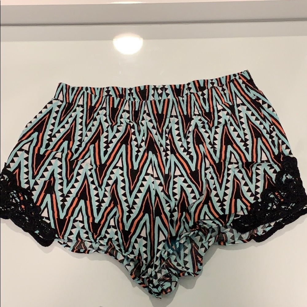 No Boundaries Pattern shorts